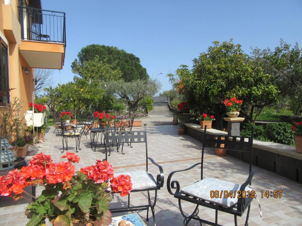 B&B Villa Maria Giovanna Giardini-Naxos Buitenkant foto