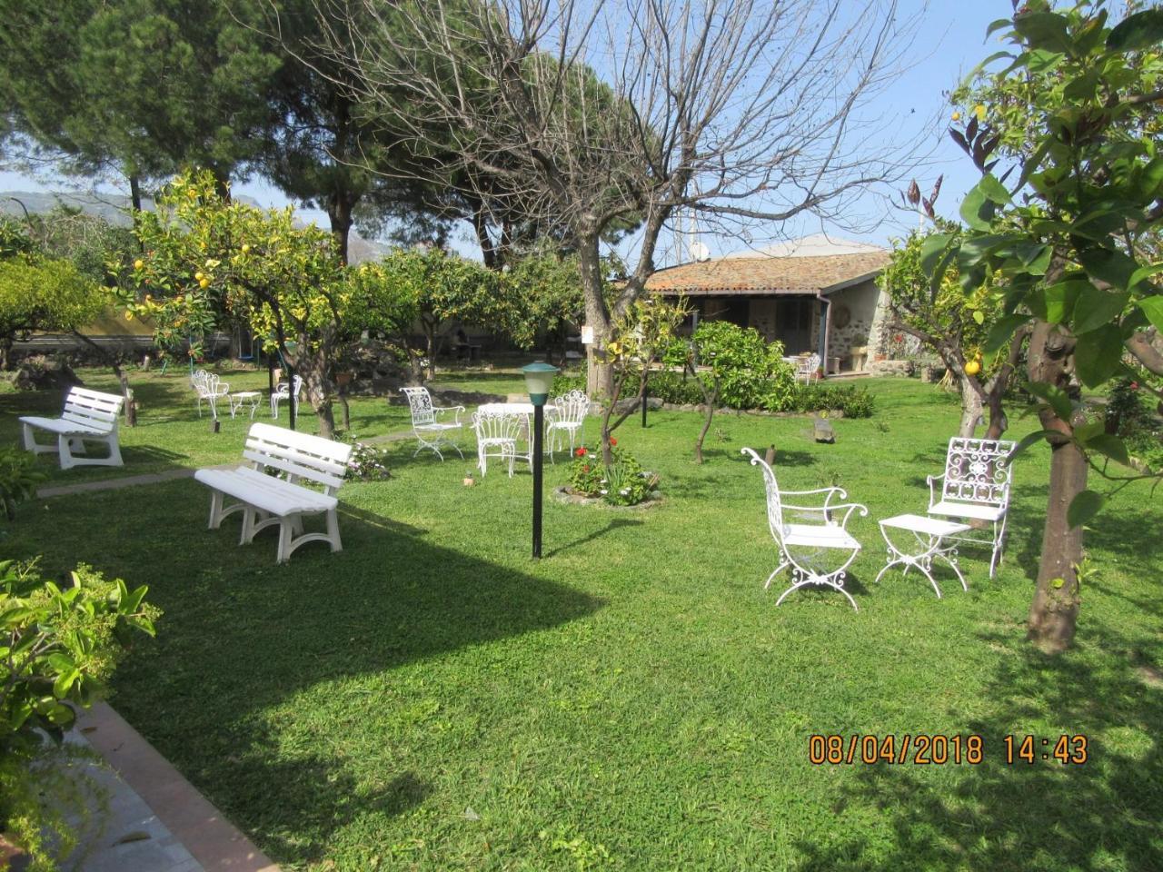 B&B Villa Maria Giovanna Giardini-Naxos Buitenkant foto