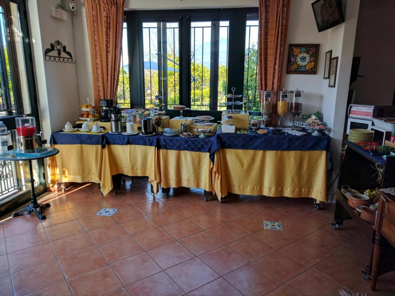 B&B Villa Maria Giovanna Giardini-Naxos Buitenkant foto